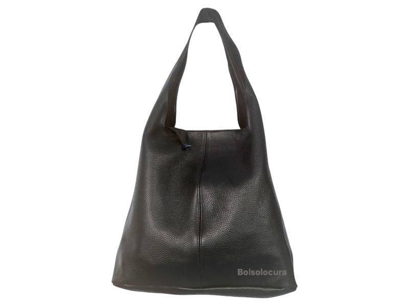 Un bolso de piel para mujer, hobo de piel. color negro