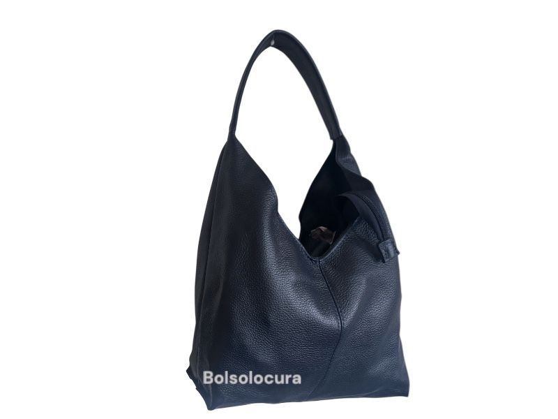 Un bolso hobo mediano de piel para mujer. De color azul marino