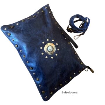 Bandolera y Cartera con tachuelas de Piel envejecida de tamaño grande y de color azulmarino